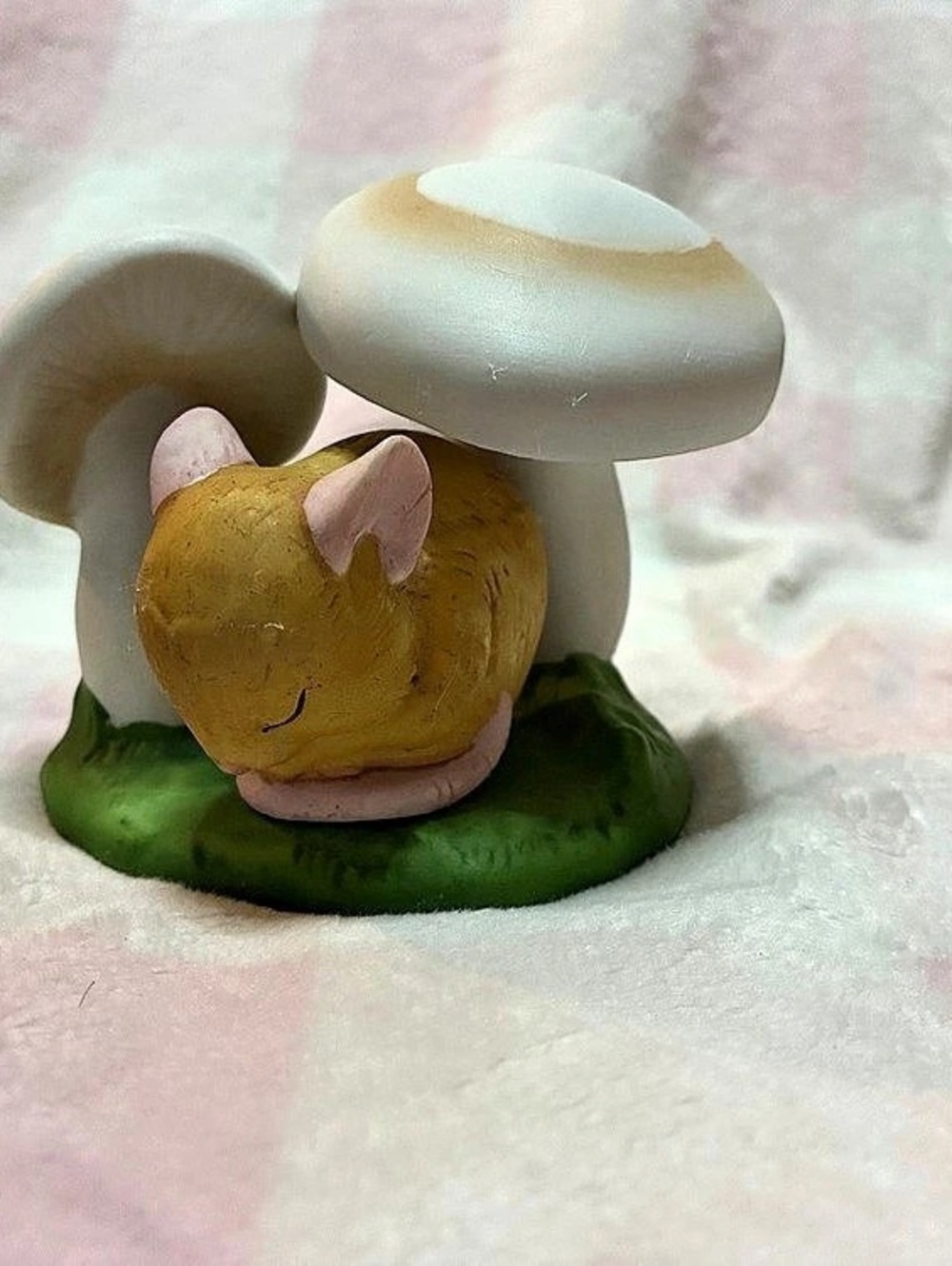 Woodland Surprises MOUSE Mushroom Figurine Decor